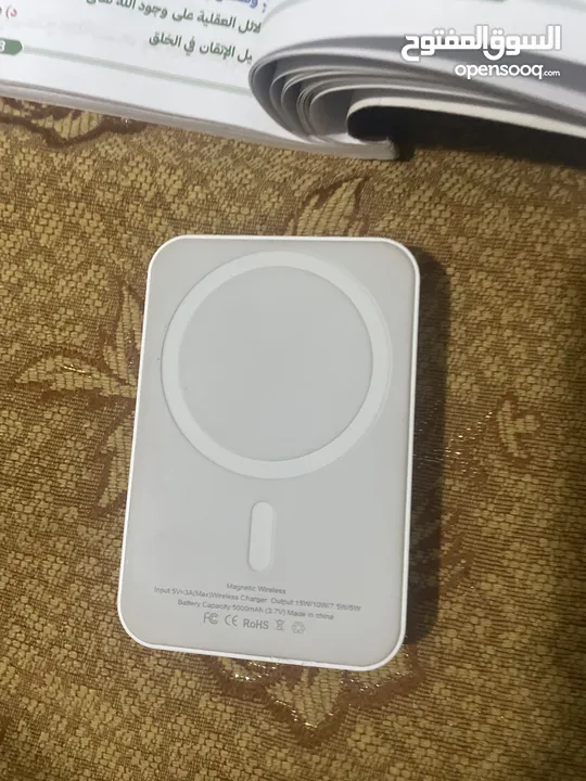 Iphone 12miniحاله ممتازه. ( مع باور بانك مغناطيسي واير بوت و3 كفرات للهاتف)