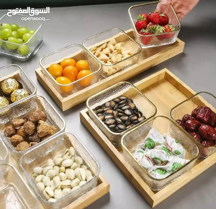 صحون بقاعده خشبيه