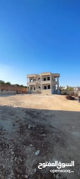 فيلا عظم مستقلة مع قطعة ارض