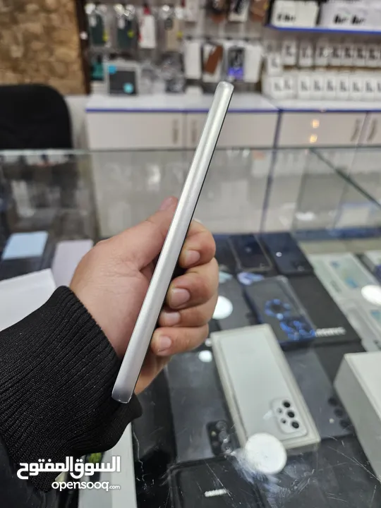 Samsung A33 5G بحالة ممتازة بسعر مناسب