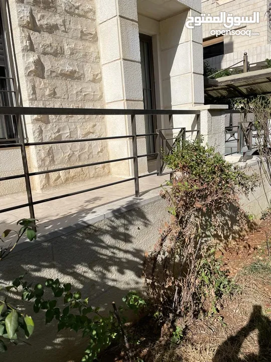 شقة أرضية مدخل مستقل وكراج خاص شميساني