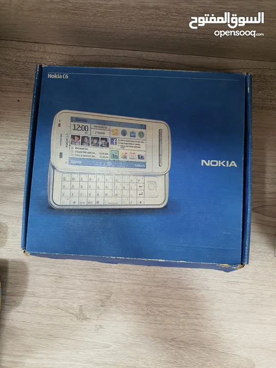 اجهزة مخزنة قديمة بالكرتونة لم تستخدم نهائيا مع كامل اغراضهم Samsung وNokia وmotorolla وغيرهم