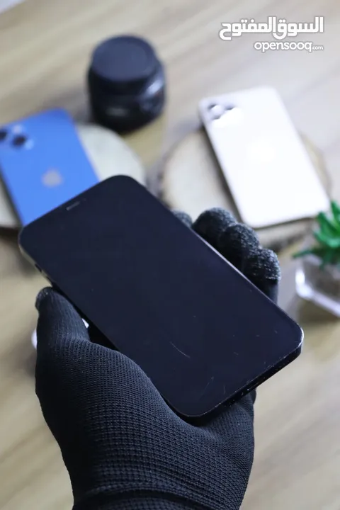 iPhone 11 Pro B:75% iPhone 12 B:92% iPhone 12 Pro B:77% iPhone 13 B:76%