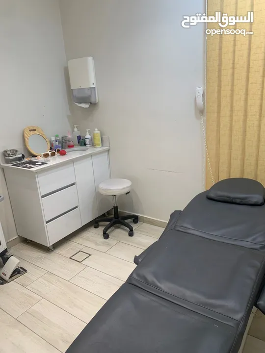 مركز طبي تجميلي في اجمل مناطق بعبدون للبيع بسبب عدم التفرغ