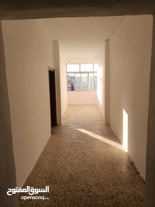 شقة فارغة للأيجار في جبل النظيف