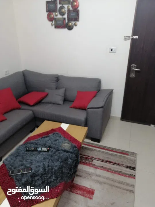 شقه للايجار مفروشه في الارسال خلف مفروشات الرونق الايجار دون وسيط مباشرة 2000ش