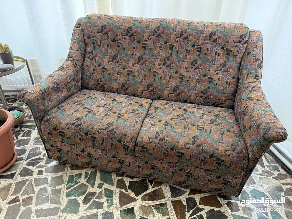 Lightly used couch  2 seats sofa كنبة مقعدين  250 JD Lightly used couch, great material, no rips