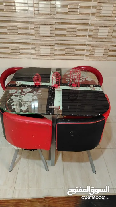 طاوله سفره مع 4 مقاعد