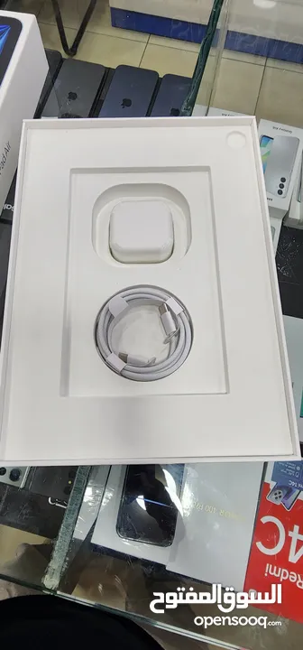 iPad Air 11-inch (m2)بحالة الجديد بسعر مميز