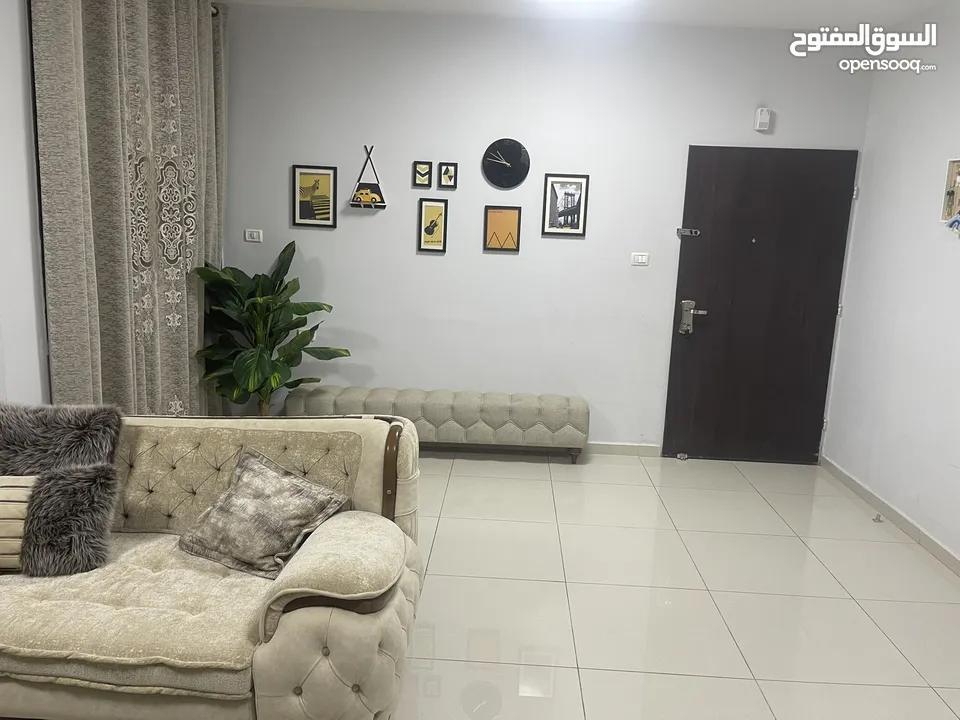 شقة سكنية تشطيب سوبر ديلوكس  مقابل مدارس نور الهدى