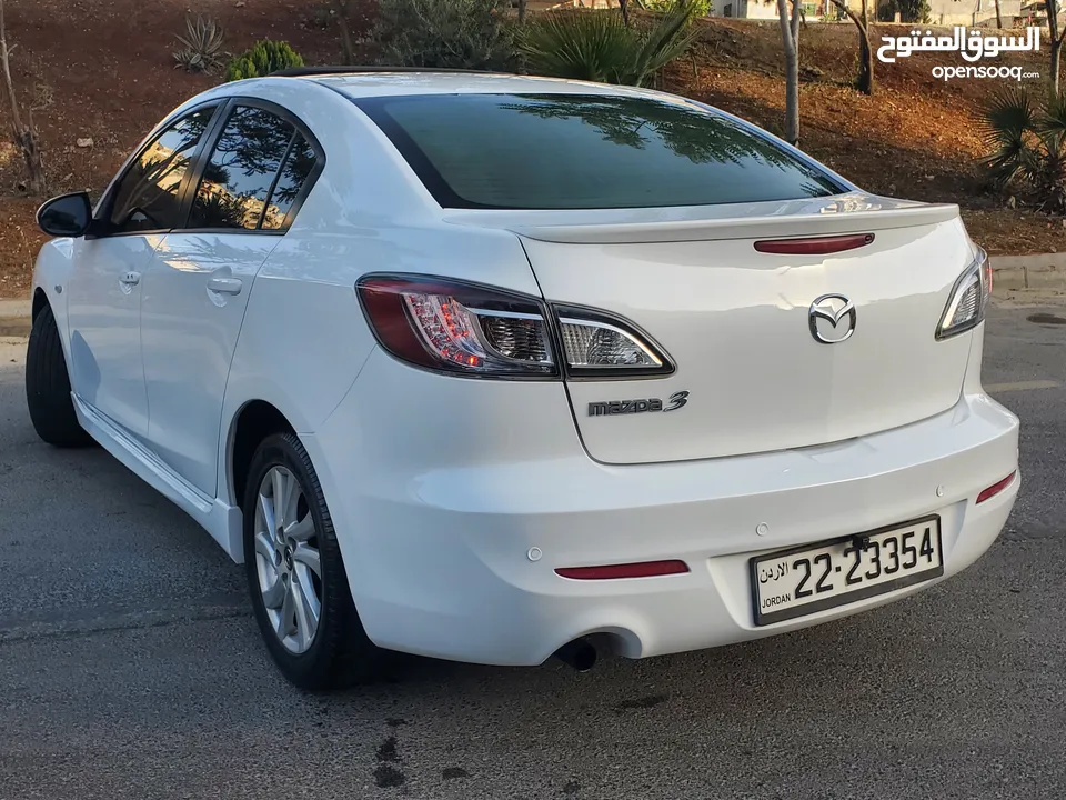 مازدا 3 زوووم موديل 2013 فل كامل مع الفتحه بأعلى صنف ومواصفات من فئتها  MAZDA 3 ZOOM MODEL 2013