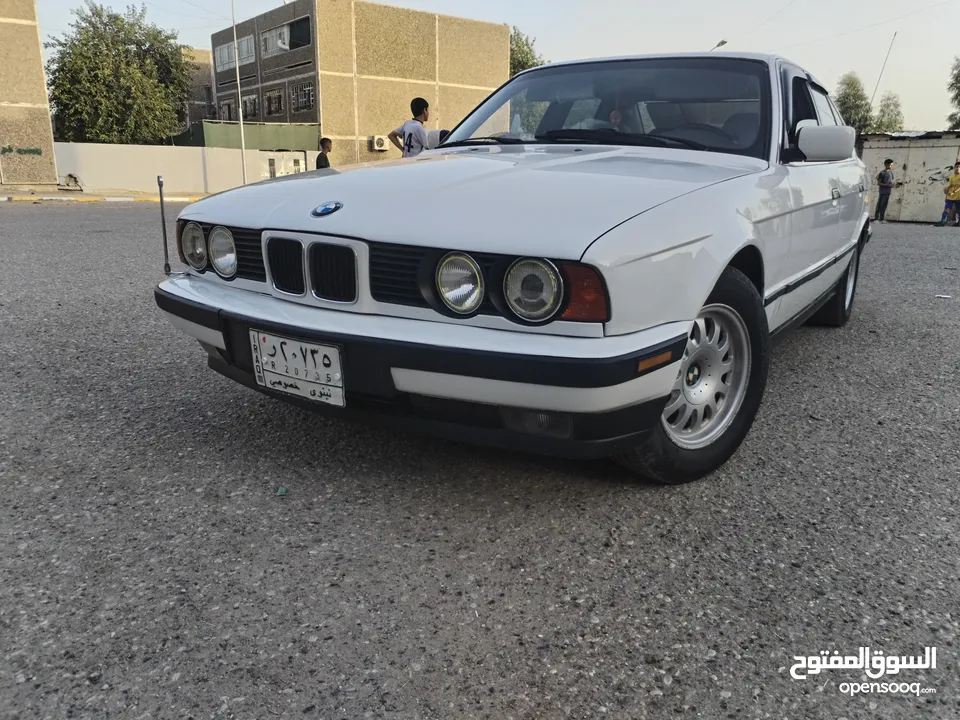 للبيع سعرها 60 وبيها مجالBMW