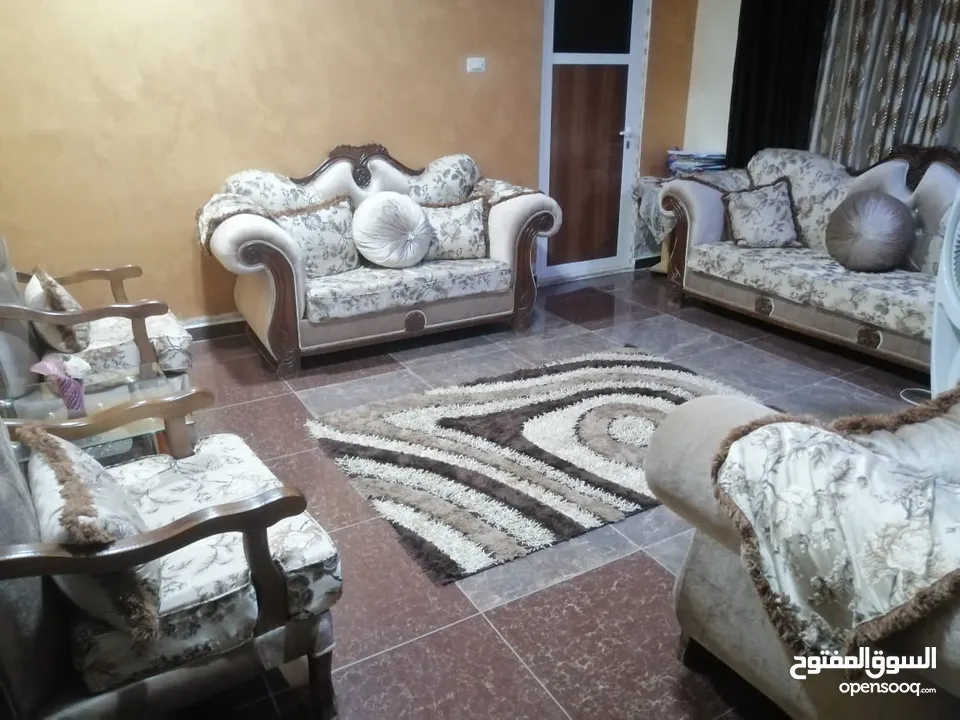 اثاث وغرف نوم للبيع