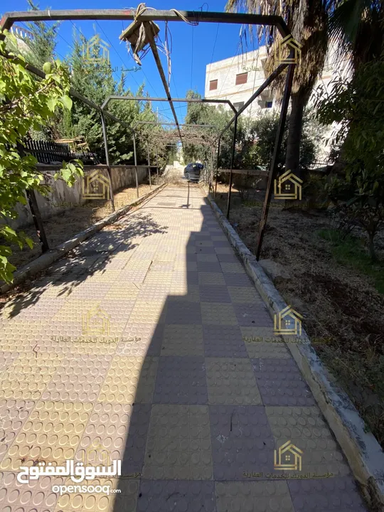 فيلا عائلية فاخرة / في أرقى واجمل مناطق خلدا ، باجرة مغرية / اعلان رقم (V6)