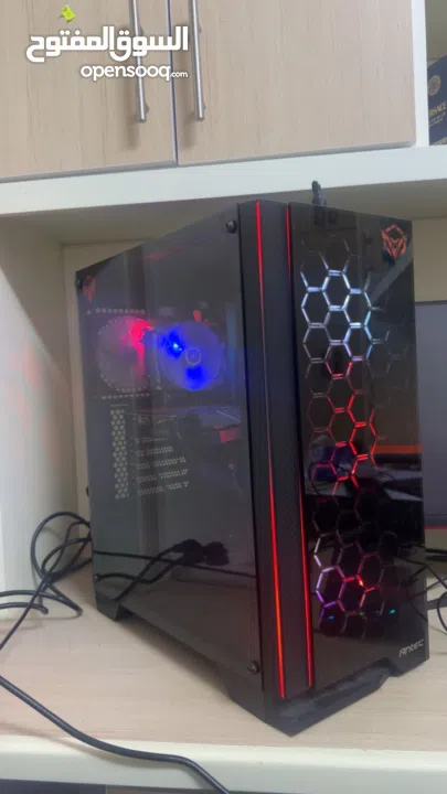جهاز كمبيوتر شبه جديد بمواصفات عالية خاص بالألعاب مناسب جدا للشغل الثقيل