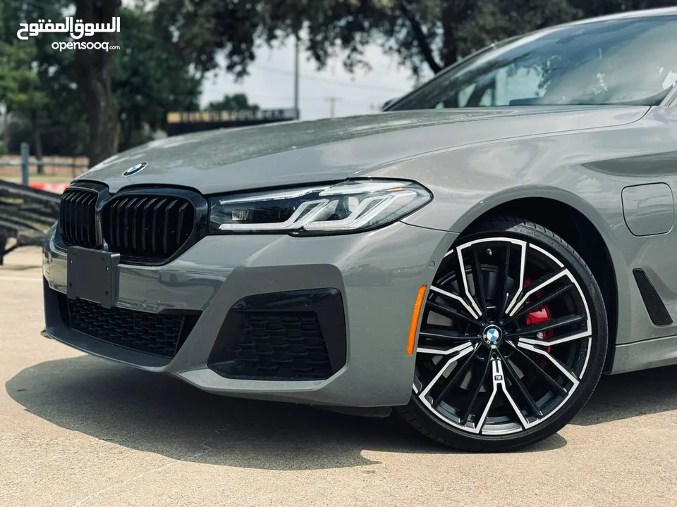 2021 BMW 530e M Sport Black Edition /// CLEAN CARFAX /// لون رمادي مميز جدا