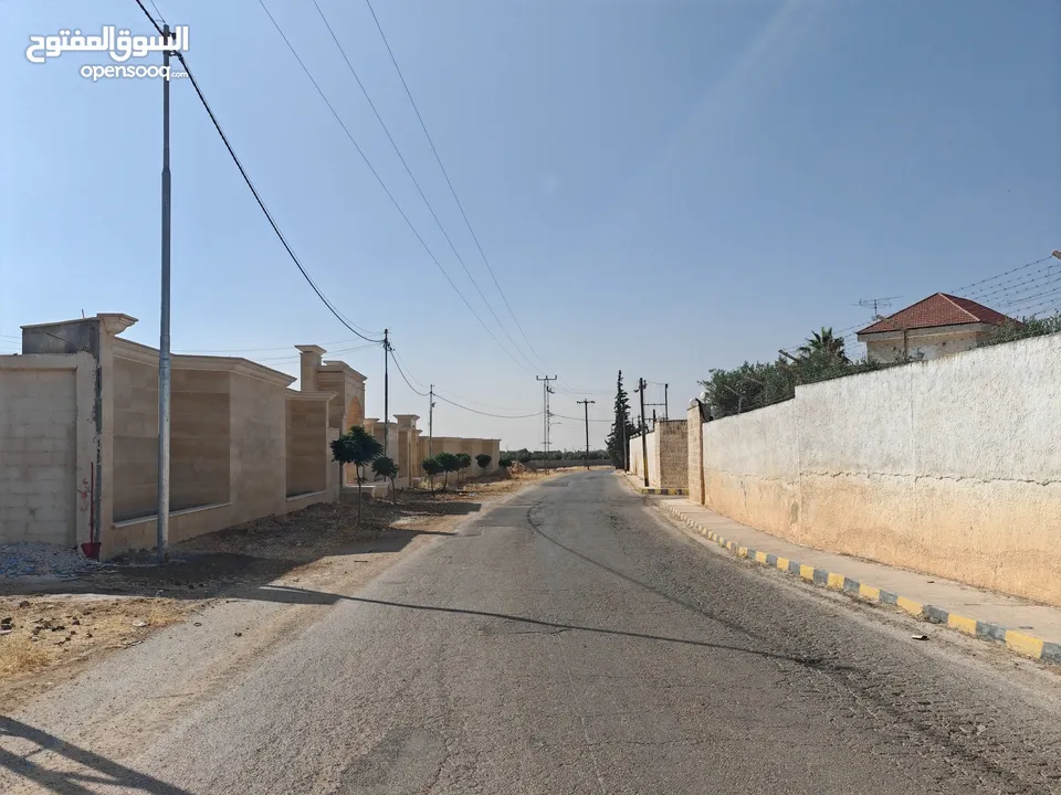 مشروع ريف كومباوند في ام العمد قرب طريق المطار جسر مادبا، قطع اراضي داخل التنظيم سكن ريفي منطقة فلل