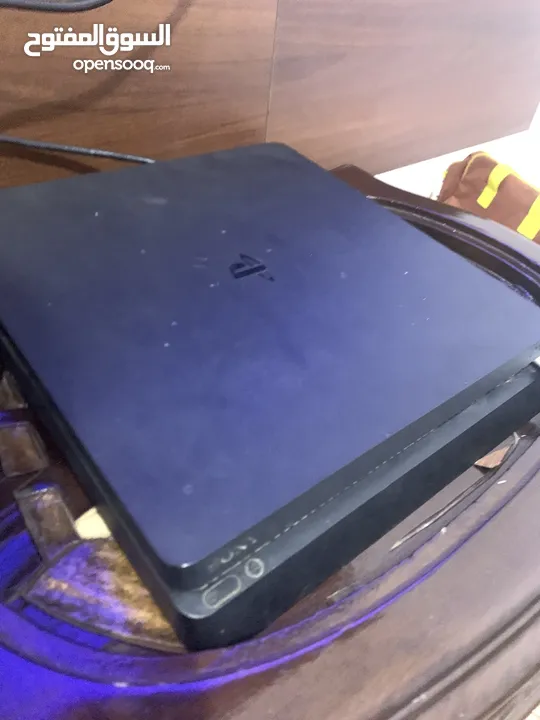 Ps4 شبه جديد مع حساب العاب فيفا وحساب فورتنايت فخم جدا فيه 100 سكن من شاابتر ون مع حساب العاب حرقققق