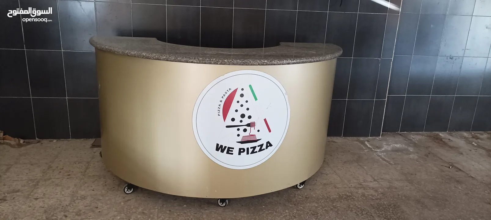 مكتب مميز مع بلاطة جرانيت