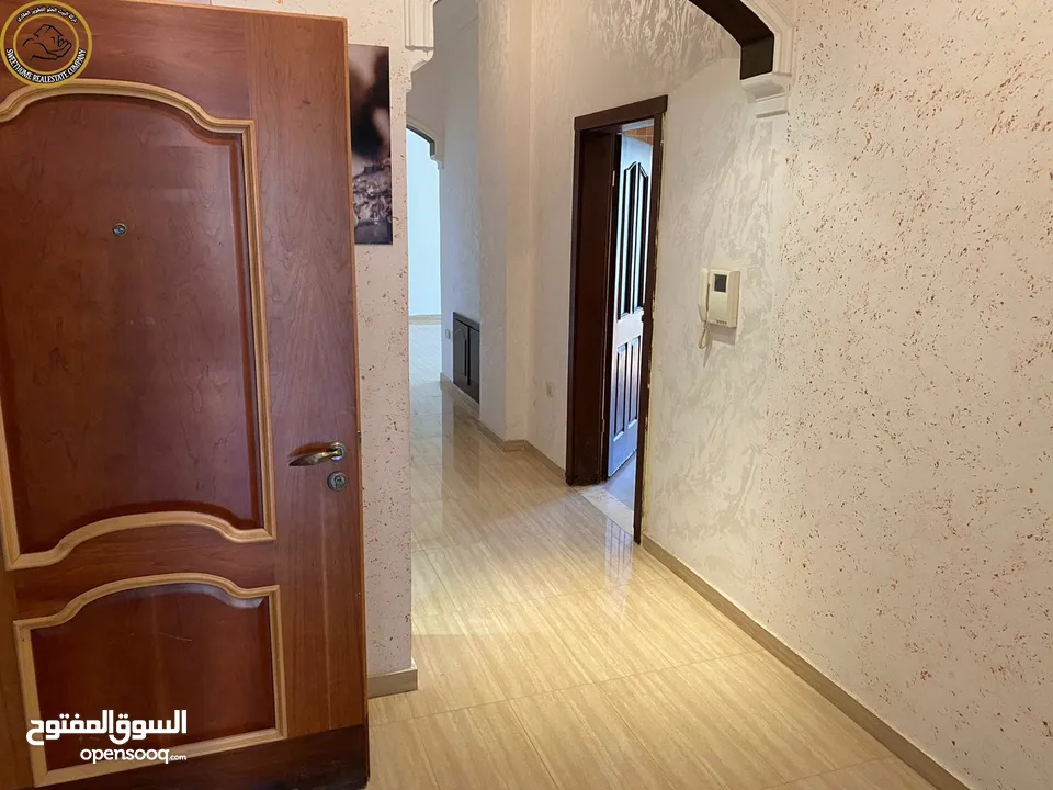 شقة طابقية مميزة للبيع في دير غبار طابق اول 275م تشطيب سوبر ديلوكس بسعر مغري