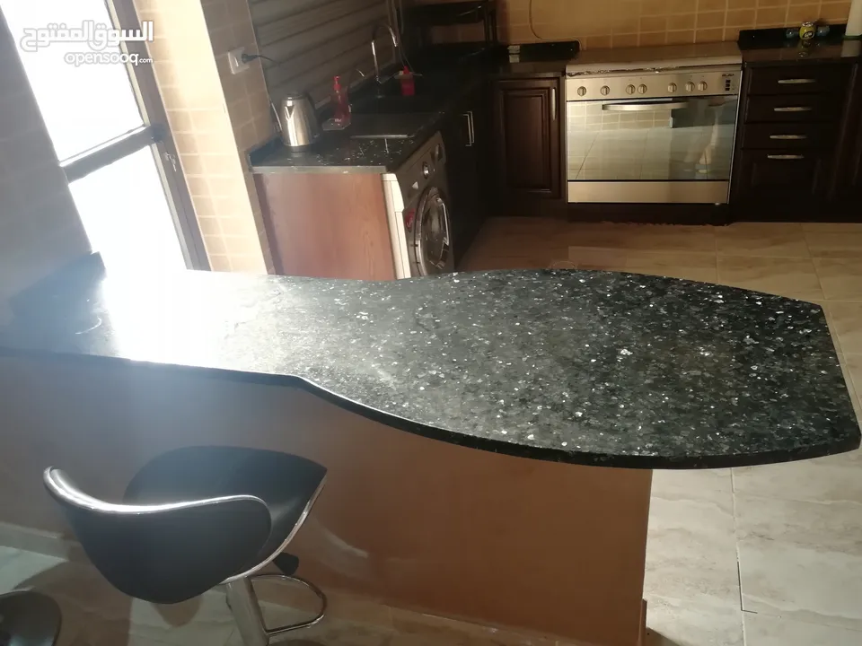 شقة جنوبية غربية للبيع شبه جديدة في طبربور -طارق شارع رطب قلبك