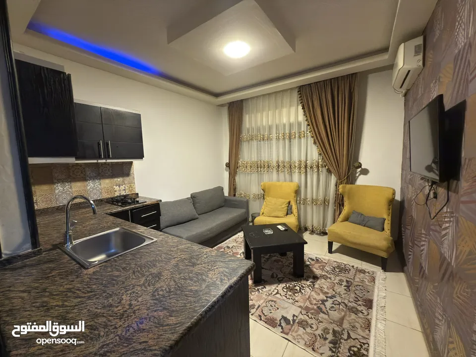 شقق مفروشة للإيجار الشهري / الدوار السابع خلف كوزمو قريب من جميع الخدمات