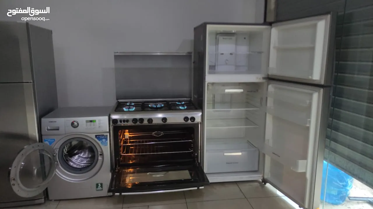 التواصل واتس او على التطبيق بكج عرسان بحاله ممتازه ثلاجة وغاز 90سم كريازي وغسالة سامسونج 9 كيلوو