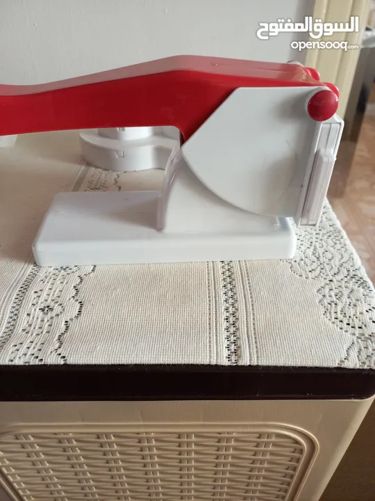 أدوات مطبخ يدويه ..