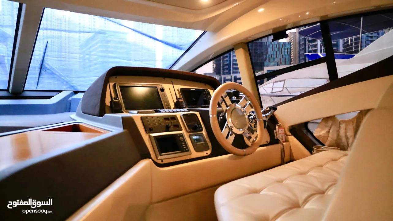 شركة تاجير يخوت في دبي مارينا مول للبيع