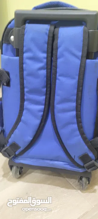 حقيبة اولاد مدرسية ذات جودة عالية و استعمال و حفاظ على الحقيبة بحالة ممتازة شبه جديدة و لا عيوب