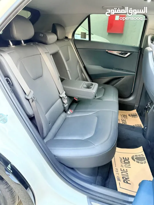 كيا نيرو هايبرد مع فتحة سقف Kia_Niro_Hybrid