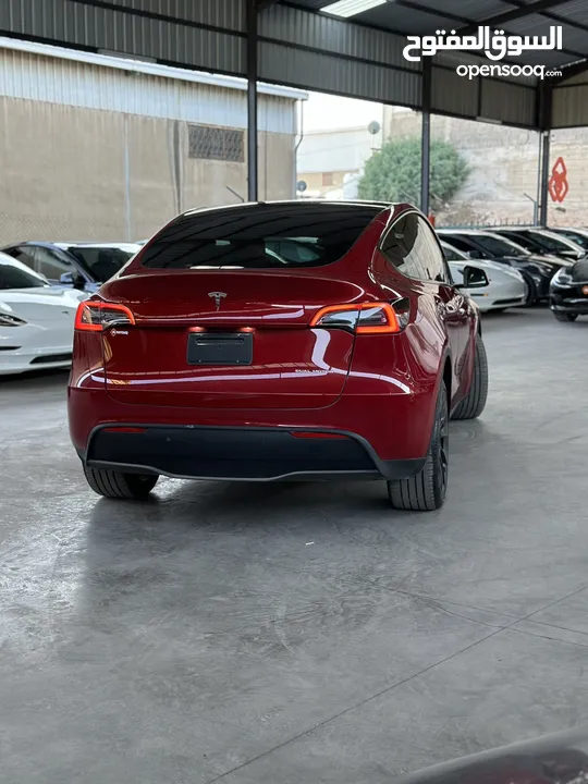 Tesla model Y 2023
