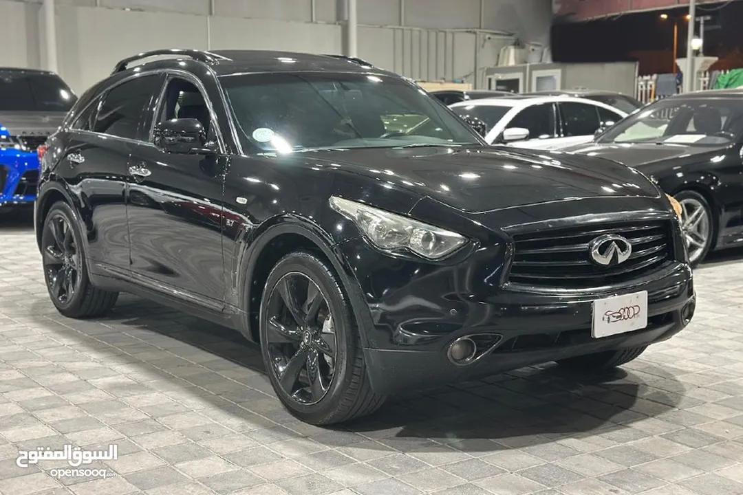 Infiniti QX70 S