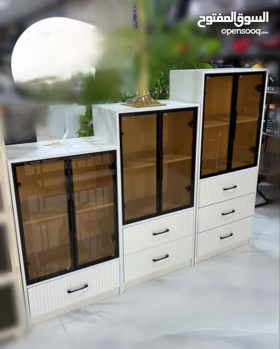 خزانة العرض الفاخرة – ترتيب + فخامة + أناقة بقطعة وحدة