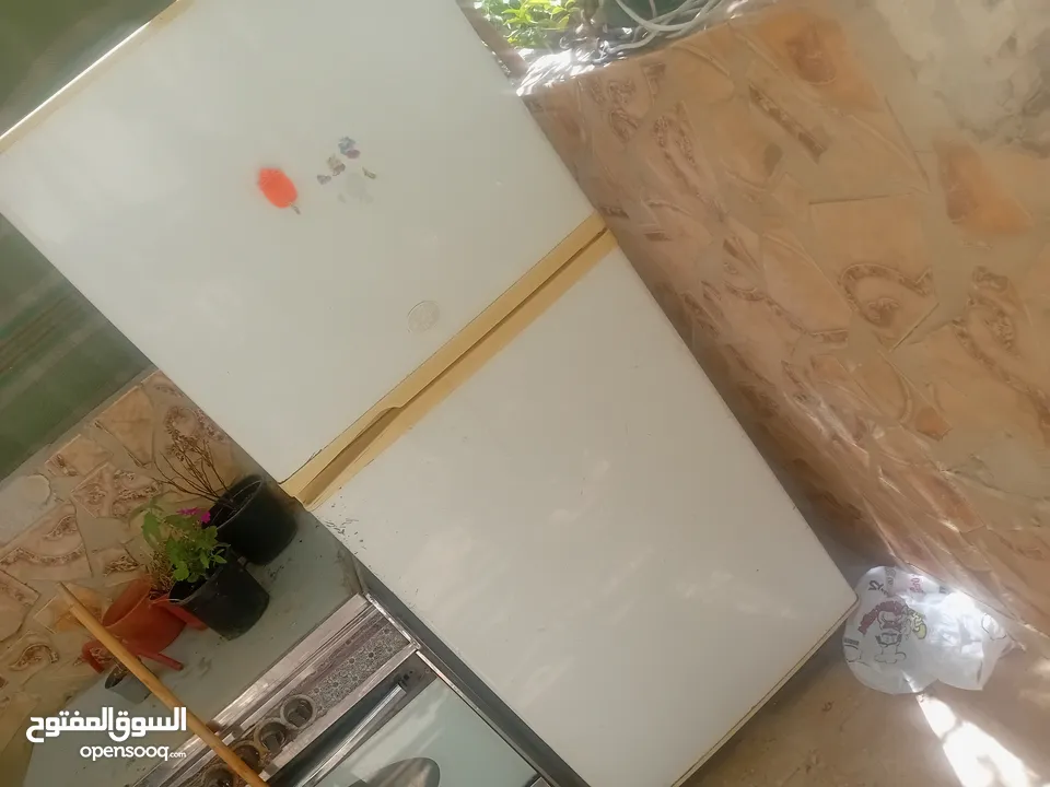 ثلاجة كبيرة 22 قدم نوعها شارب نظيفة