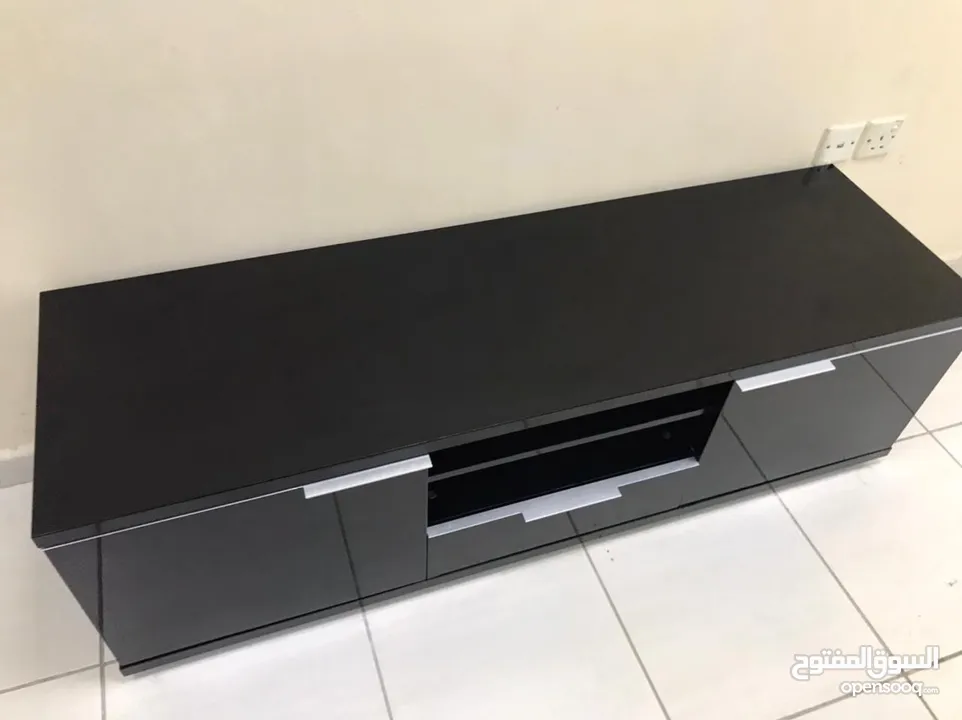 طاولة تلفزيون من هوم سنتر TV table from home centre