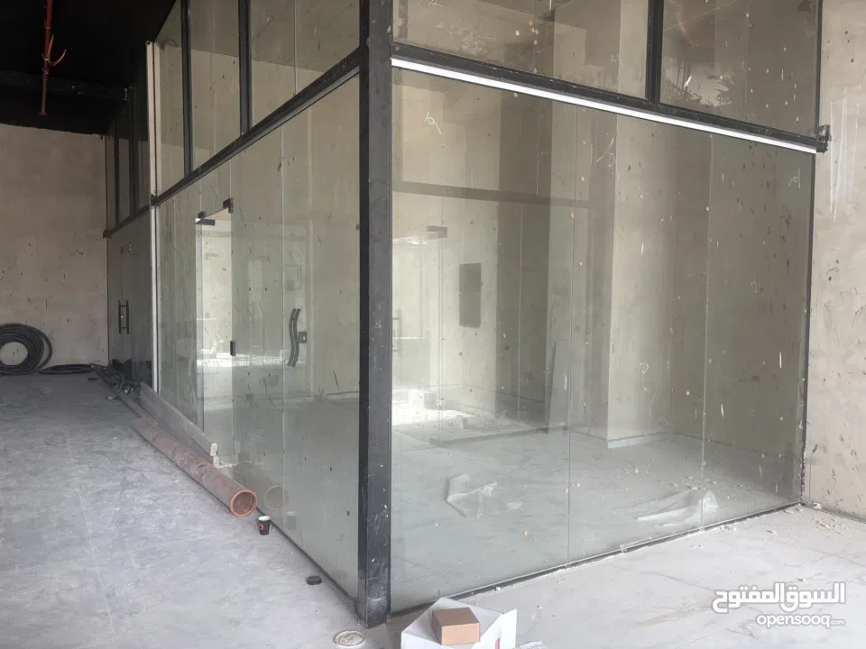 محل جديد للبيع شارع حيوي وتجاري