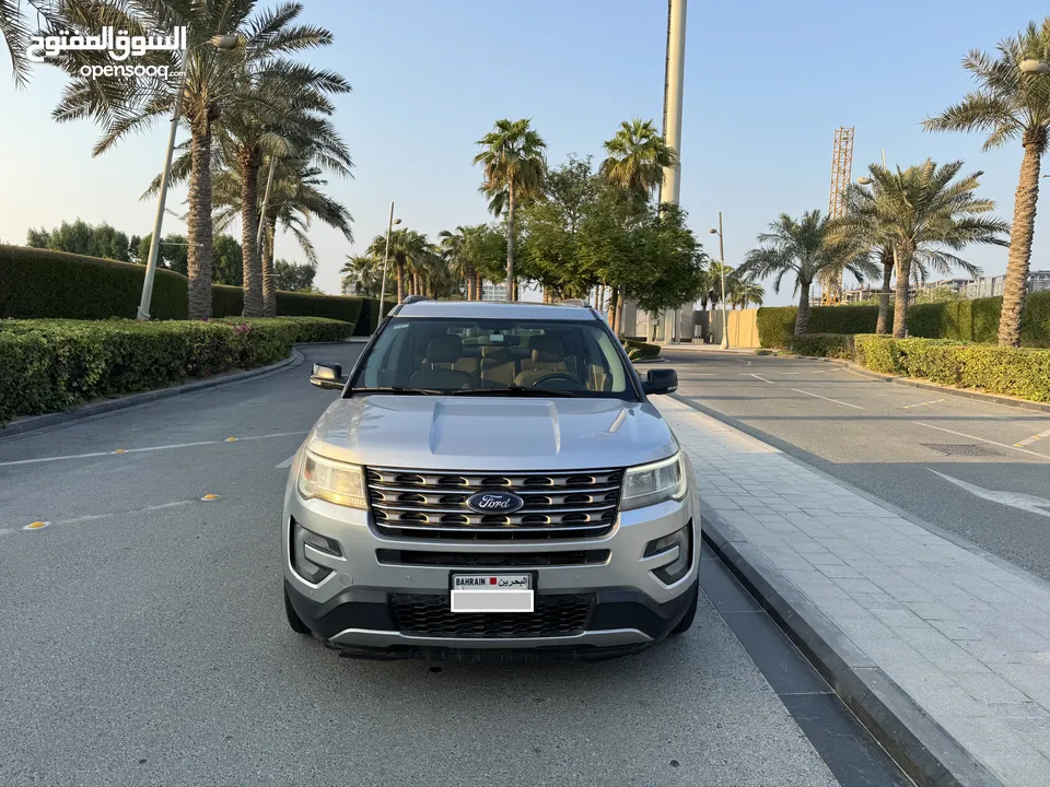 Ford Explorer 2017 XLT AWD Silver Full Options 7 seater GCC