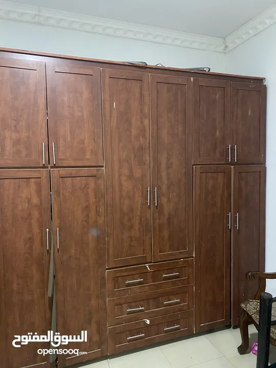 شاغر في غرفة مشتركة للصبايا