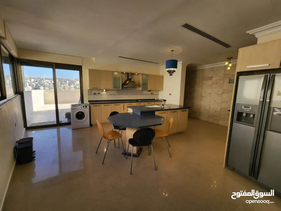 روف فارغ او مفروش للإيجار في عبدون ref : 14325