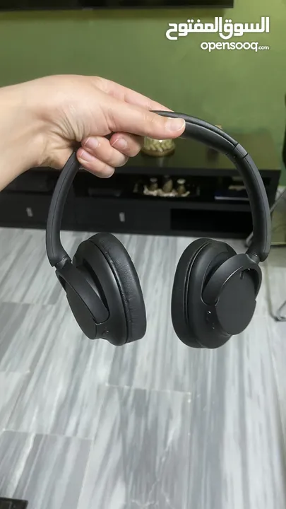 Sony WH-CH720n Wireless Noise-Canceling Headphones - Excellent Condition