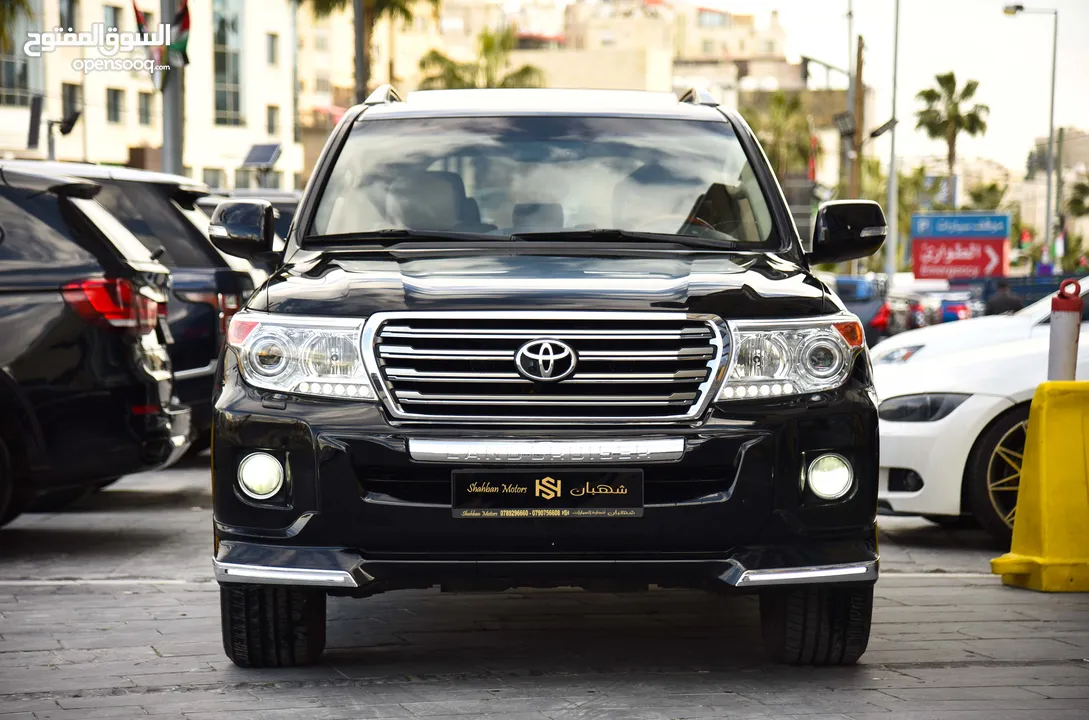 Toyota Land Cruiser GXR V8 2015 تويوتا لاند كروزر بحالة الوكالة