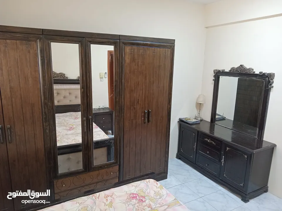 fully furnished room available