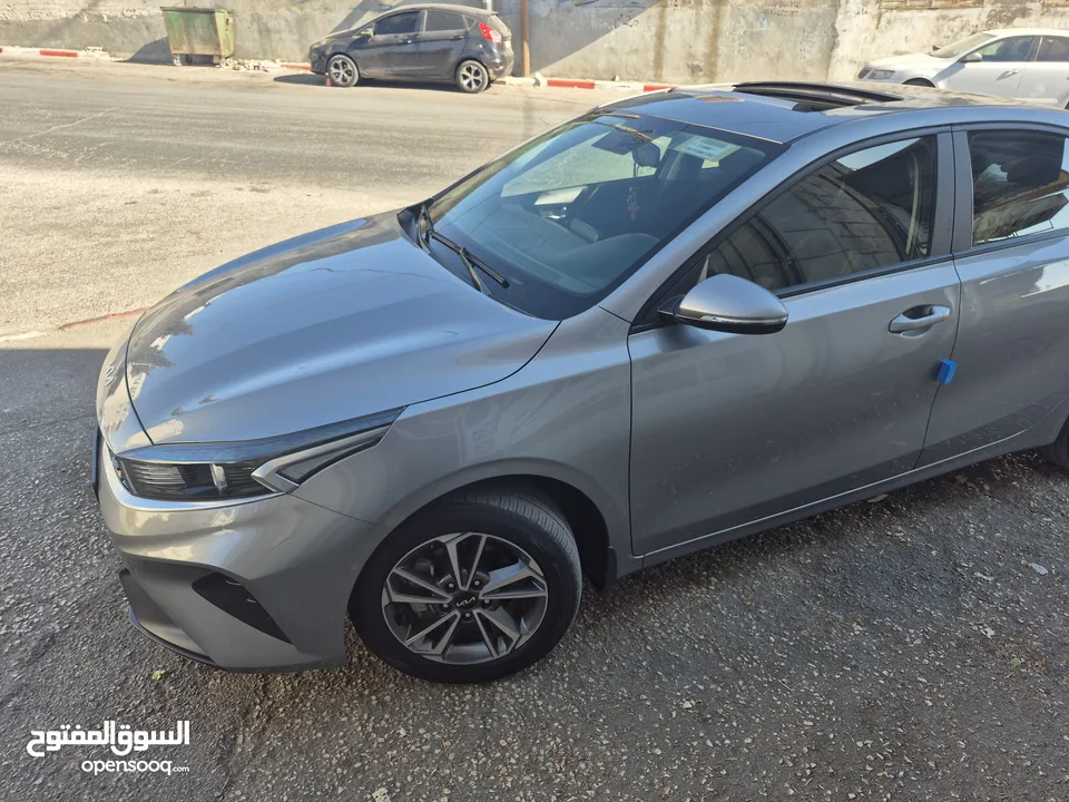 كيا سيراتو 2021 دهان الشركة الأصلي السيارة بحالة الشركة داخلية بوضع ممتاز جدا