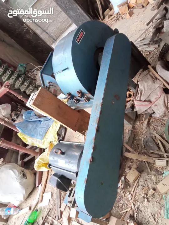 wood crushing machine