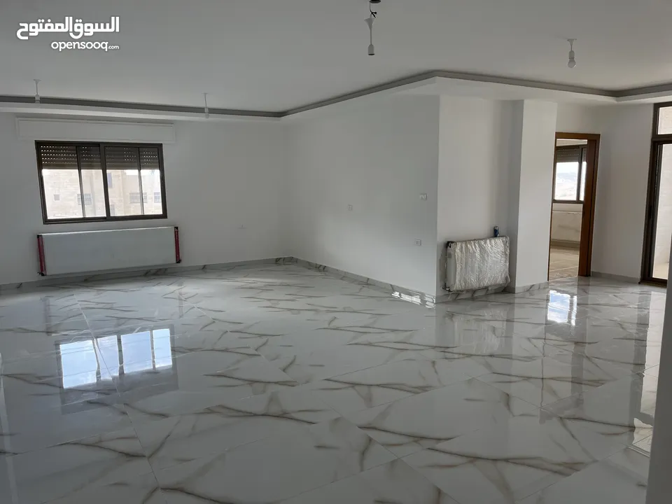 شقه طابقيه جديده للبيع مساحه 316 متر مربع من المالك مباشره
