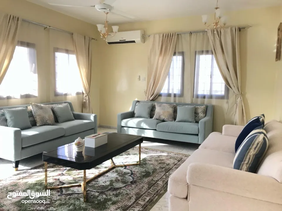 3 Bedrooms Apartment for Rent in Al Khuwair REF:1006AR