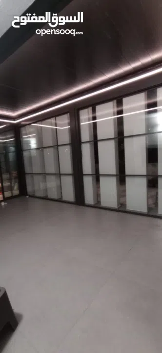 زجاج وألمنيوم