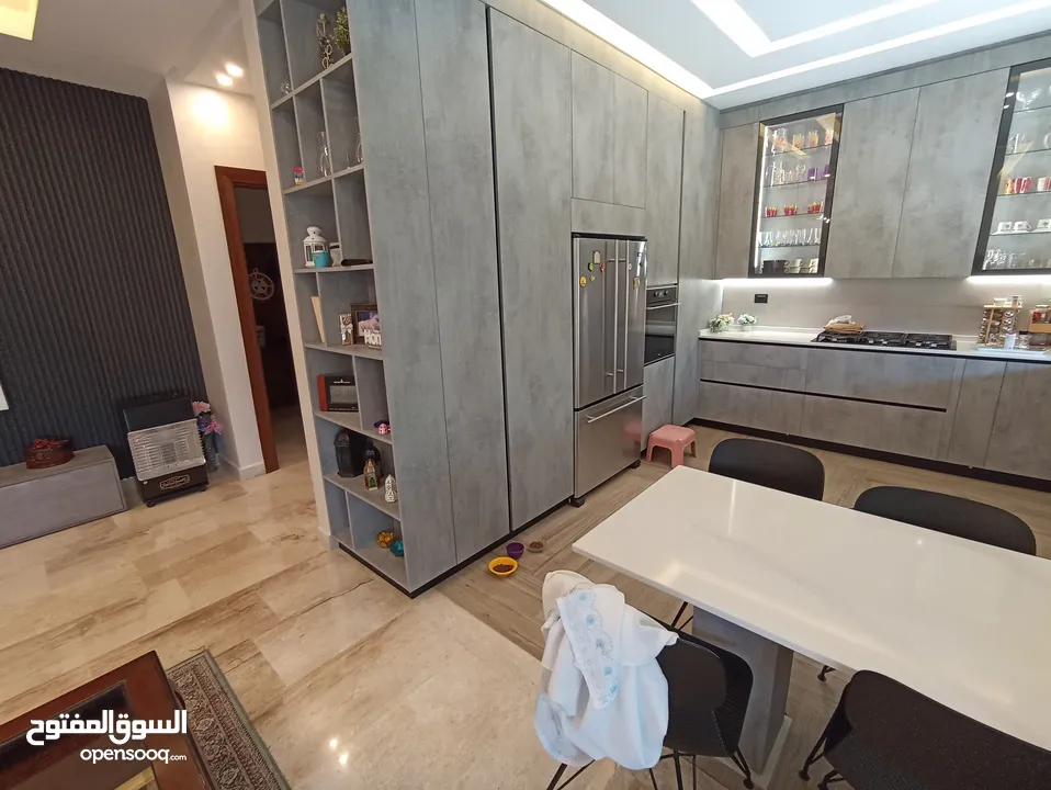شقة مميزة للبيع في كريدور عبدون