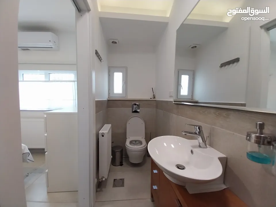 شقة للايجار في الويبده  ( Property 35312 )-175081260